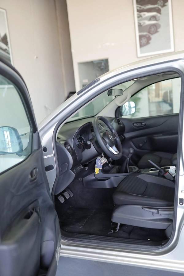 NISSAN NAVARA 2.5 PETROL XE 4X2 MT SC PLUS