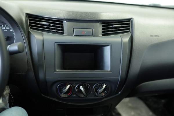 NISSAN NAVARA 2.5 PETROL XE 4X2 MT SC PLUS