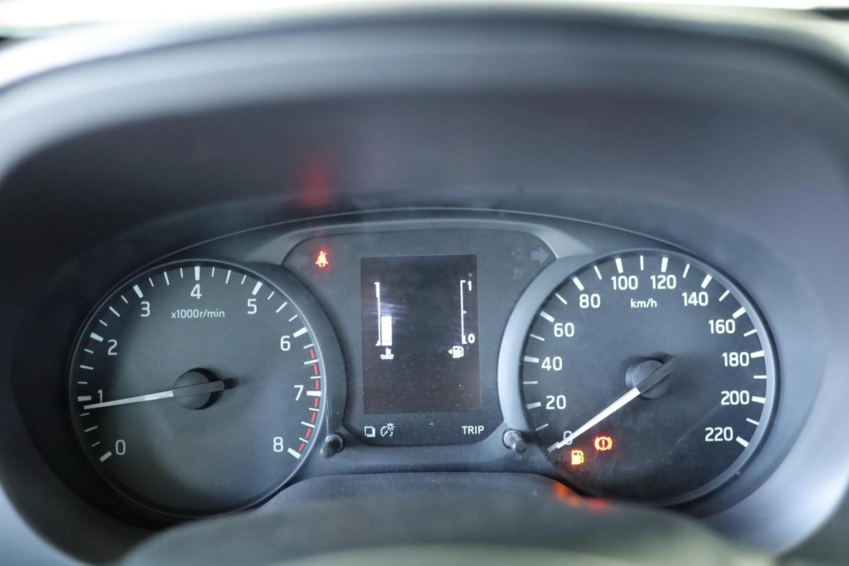 NISSAN NAVARA 2.5 PETROL XE 4X2 MT SC PLUS-23-23