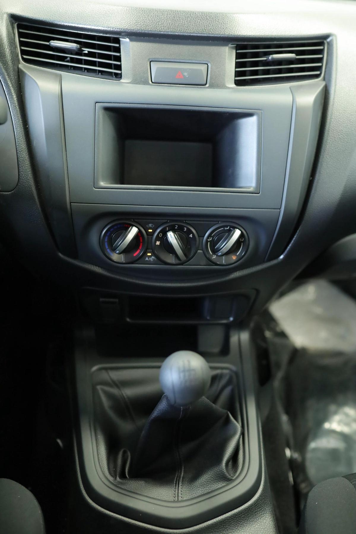 NISSAN NAVARA 2.5 PETROL XE 4X2 MT SC PLUS-22-22