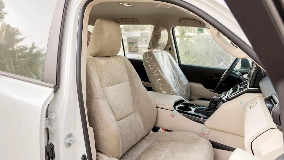 2026 Toyota Land Cruiser GXR 3.5L AT Petrol (Basic)-7-7