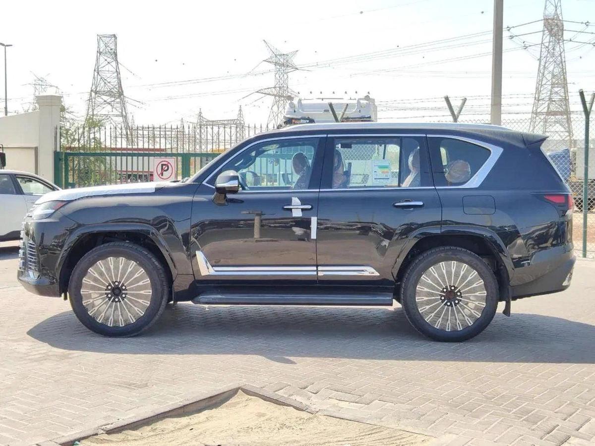 Lexus LX 600 LEXUS LX 600 VIP 3.5L-8-8