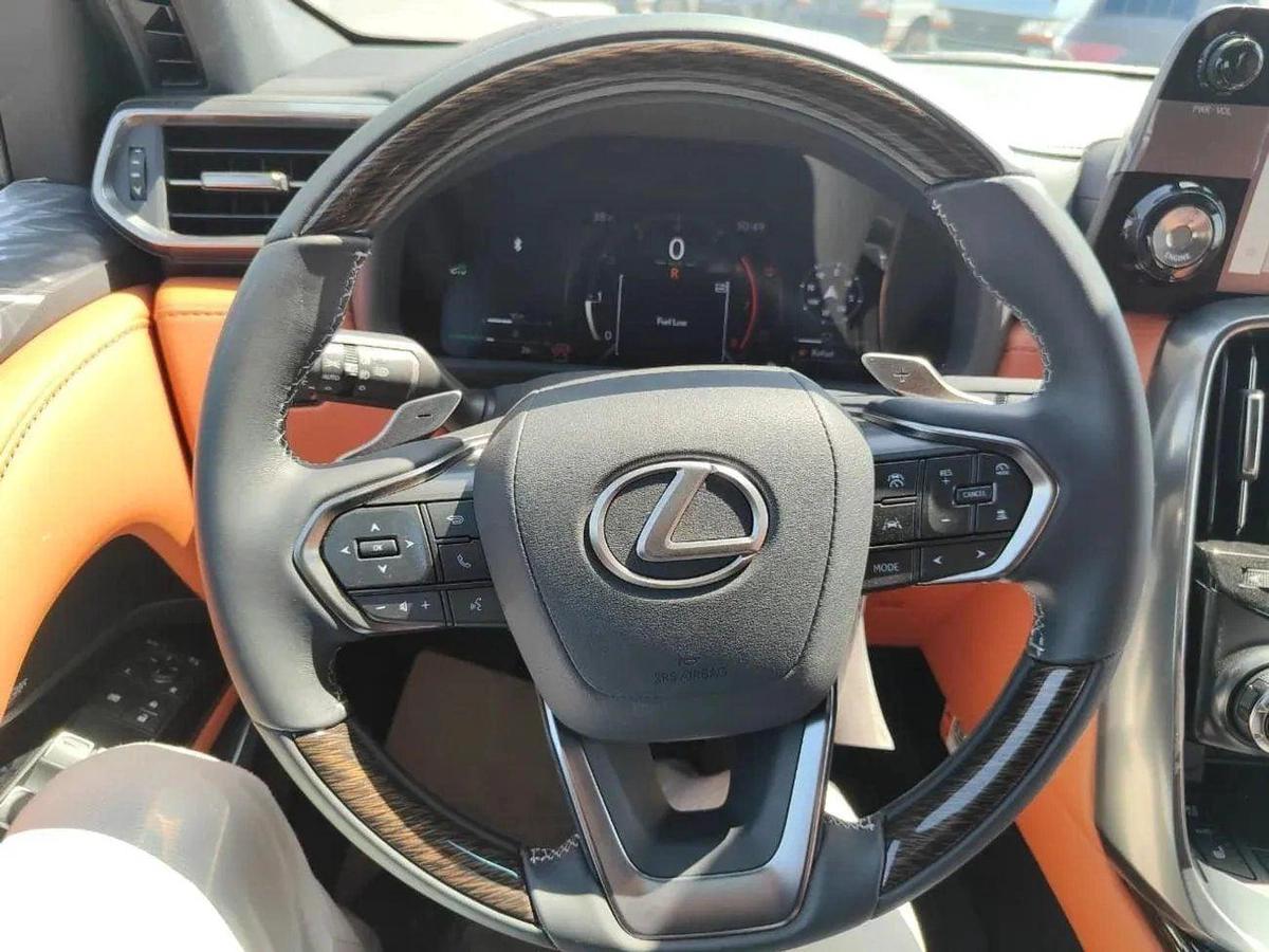 Lexus LX 600 LEXUS LX 600 VIP 3.5L-11-11