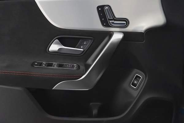 3,832 / 60 months | 0% DP | 2025 Mercedes Benz CLA250 4Matic / Mercedes-Benz Warranty Service