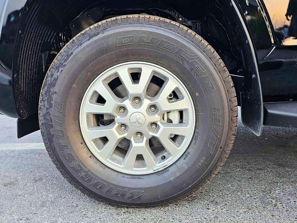 Mitsubishi L200 GLX 2.4L PETROL / MT / HIGH OPTION / CODE# L2DDMB-4-4