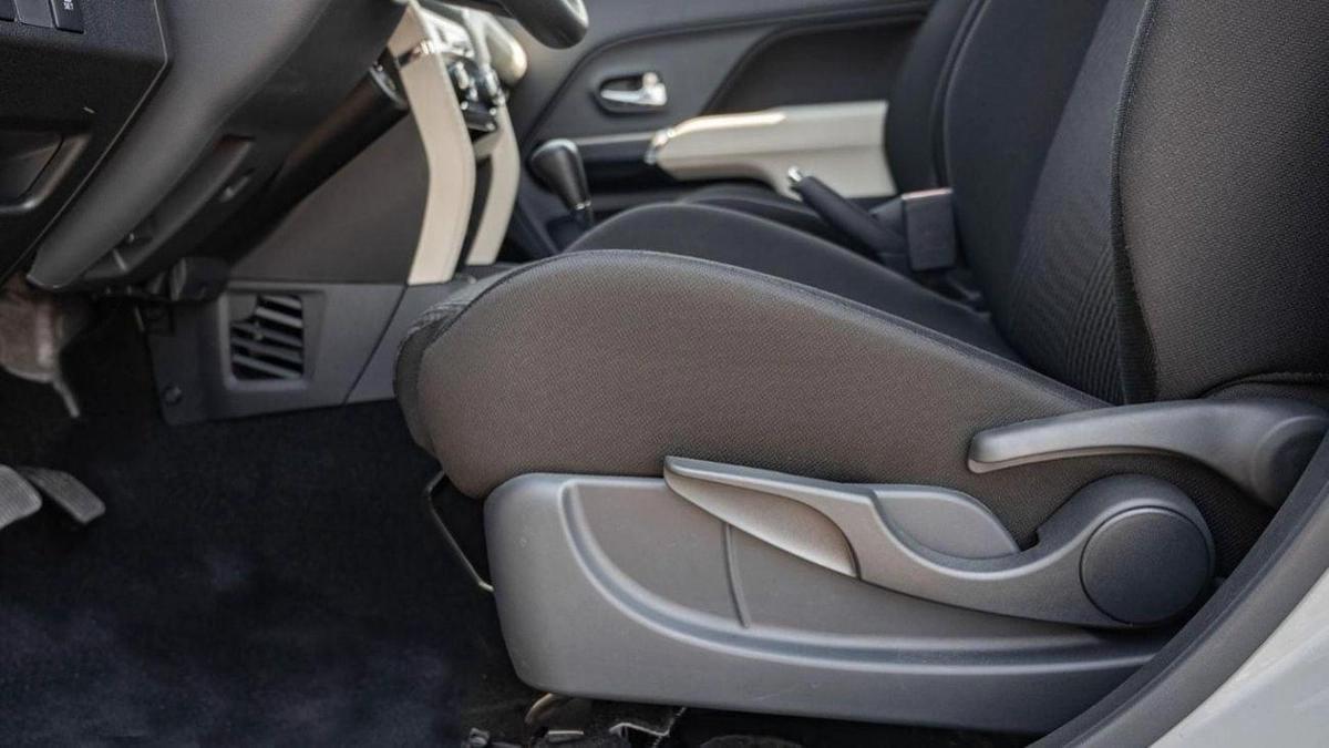 Toyota Rush Toyota Rush 1.5L Petrol AT MY2023-15-15