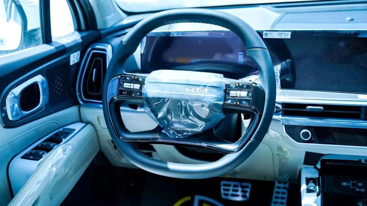 KIA SORENTO 3.5L PETROL - FWD - WITH 360 CAMERA MODEL 2026-14-14