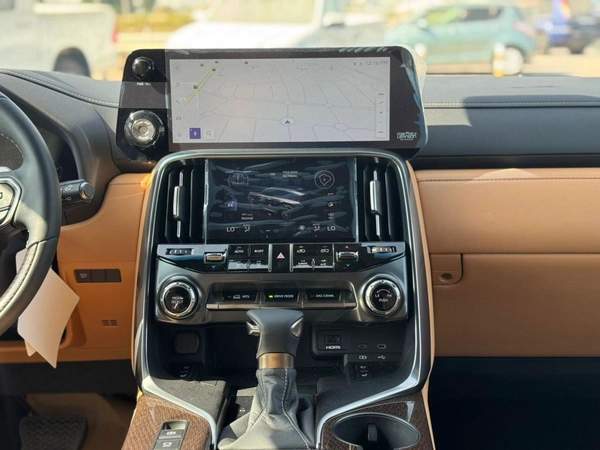 Lexus LX 600