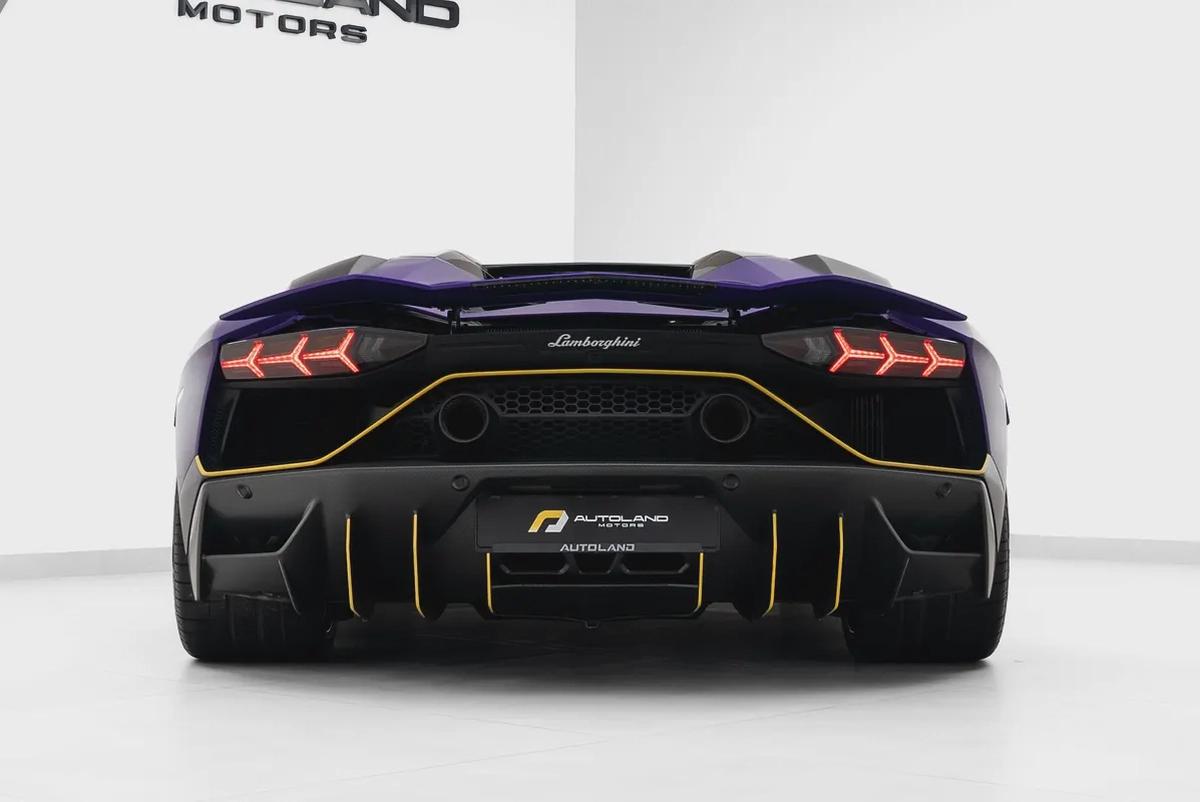 2022 LAMBORGHINI AVENTADOR ULTIMAE 01 OF 250. FULL CARBON-5-5