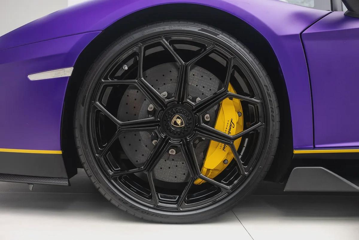 2022 LAMBORGHINI AVENTADOR ULTIMAE 01 OF 250. FULL CARBON-6-6