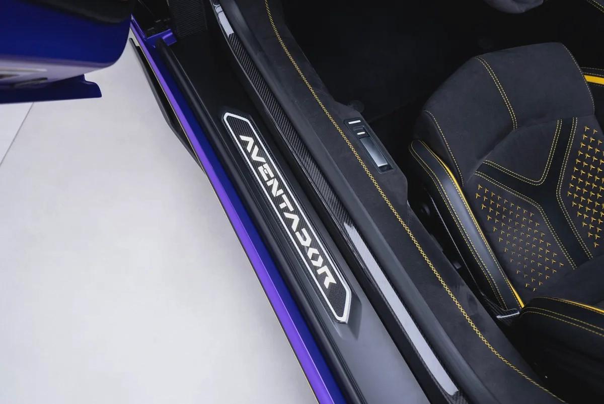 2022 LAMBORGHINI AVENTADOR ULTIMAE 01 OF 250. FULL CARBON-12-12