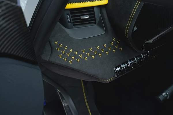 2022 LAMBORGHINI AVENTADOR ULTIMAE 01 OF 250. FULL CARBON