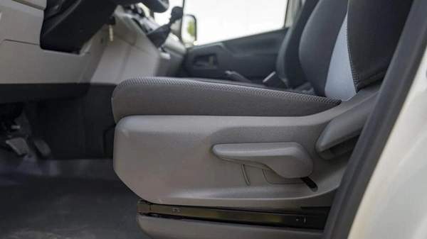 Toyota Hiace TOYOTA HIACE HR 3.5L Petrol MT 14 SEATER MY2023 – WHITE