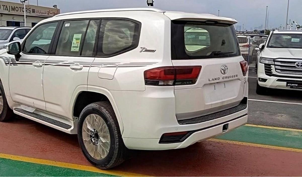Toyota Land Cruiser Toyota Land Cruiser 300 SERIES 4.0L 4WD 5 DOOR-4-4
