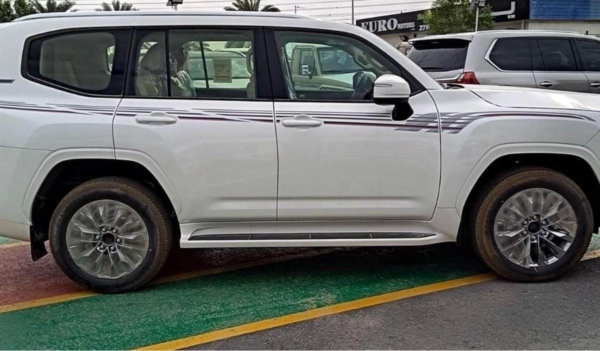Toyota Land Cruiser Toyota Land Cruiser 300 SERIES 4.0L 4WD 5 DOOR-5-5