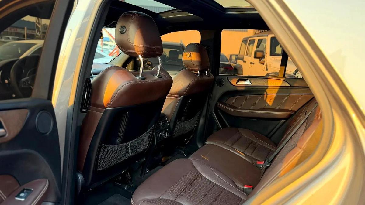 Mercedes ML-63 AMG-4-4