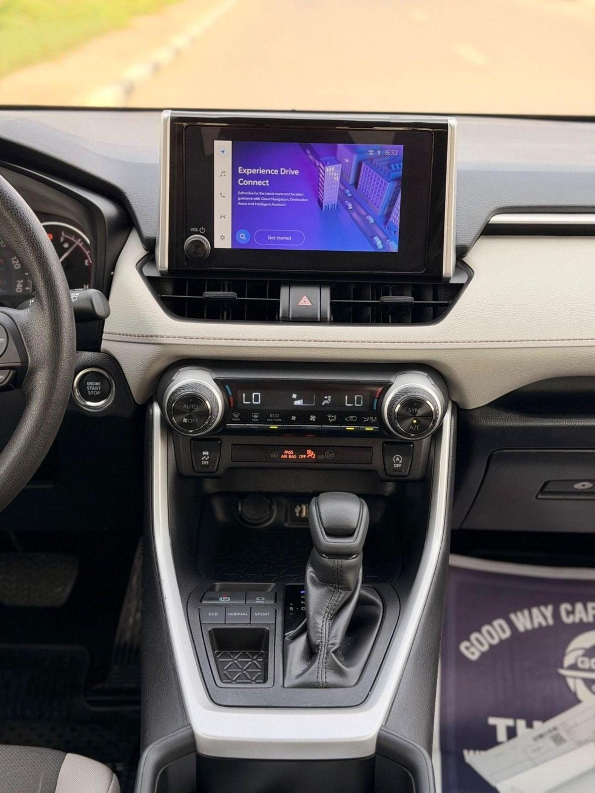 Toyota RAV4 XLE 2.5 L push start 2025 full option-6-6