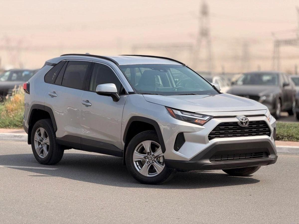 Toyota RAV4 XLE 2.5 L push start 2025 full option-12-12