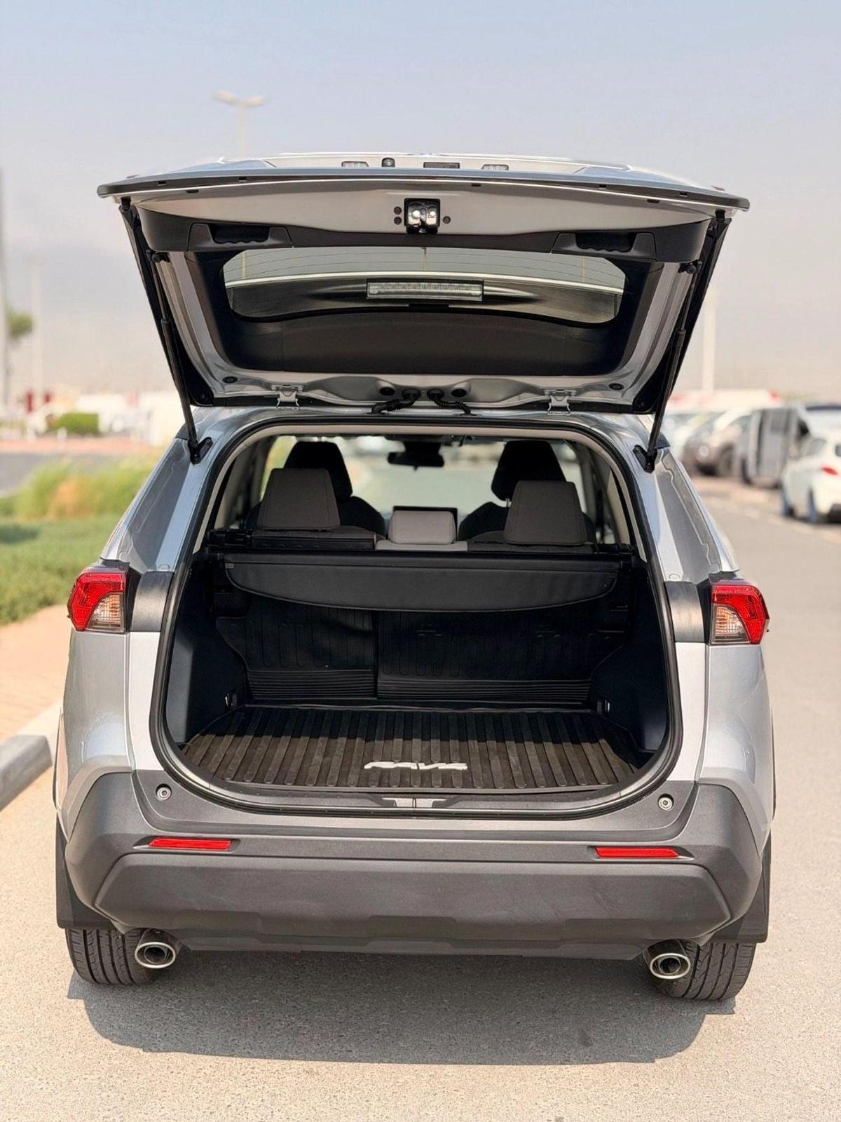 Toyota RAV4 XLE 2.5 L push start 2025 full option-21-21