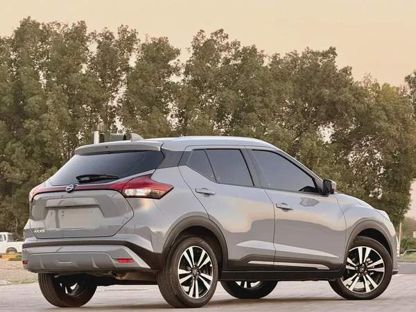 Nissan Kicks, 2024 completely accident-free, original paint.