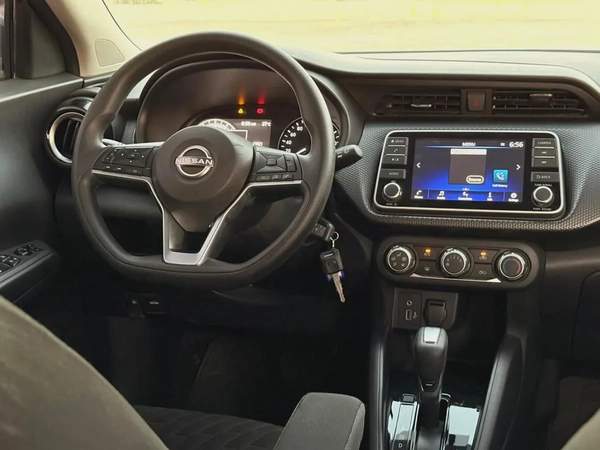 Nissan Kicks, 2024 completely accident-free, original paint.