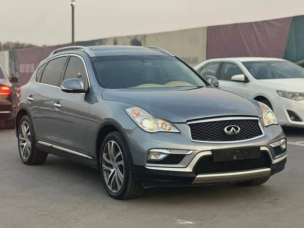 إنفينيتي QX50 مواصفات خليجية 2016 بحالة جيدة