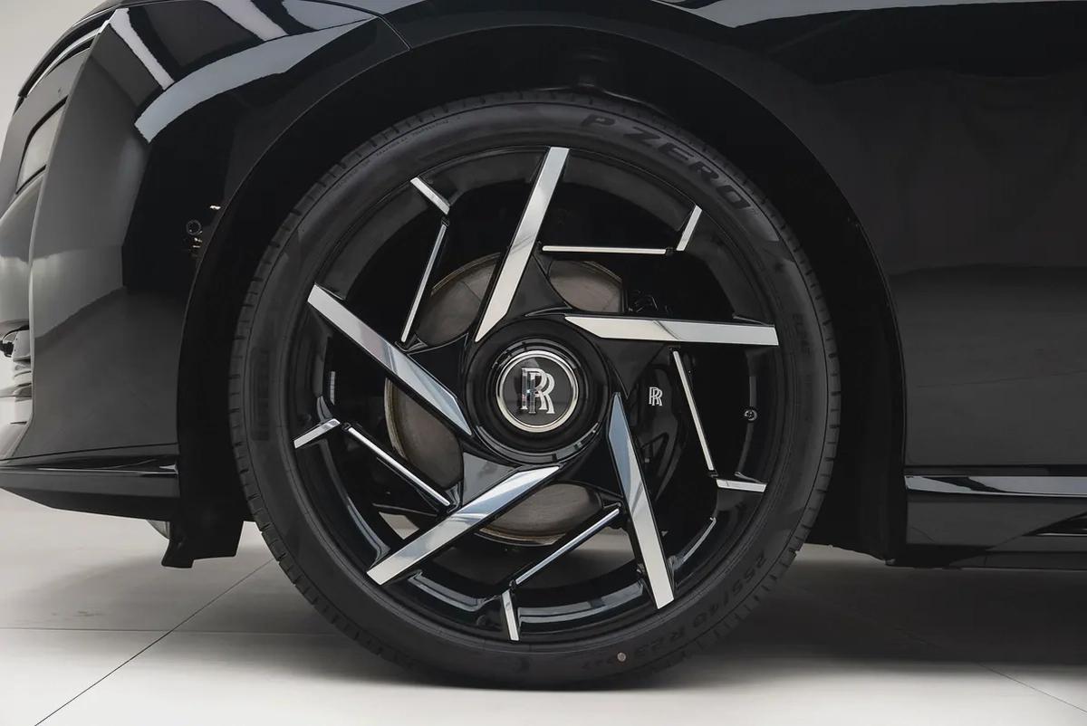 2026 ROLLS ROYCE SPECTRE | BLACK BADGE | FULL OPTION |-5-5