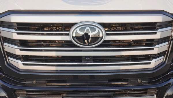 Toyota Land Cruiser VXR 2026 Hybrid 3.5- GCC Specs - Brand New