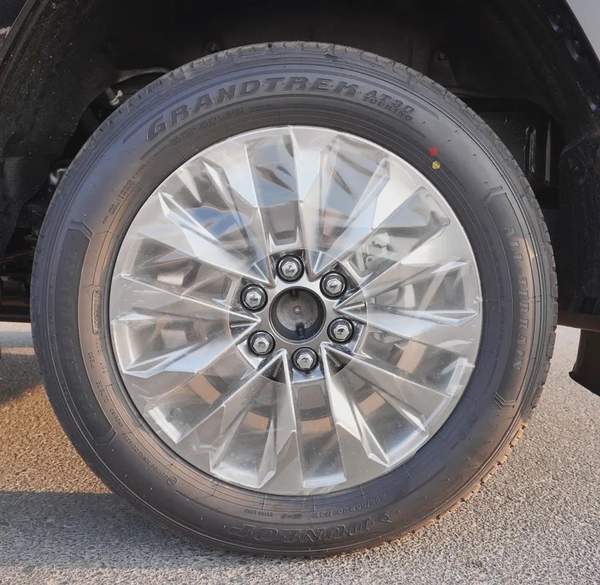 Toyota Land Cruiser VXR 2026 Hybrid 3.5- GCC Specs - Brand New