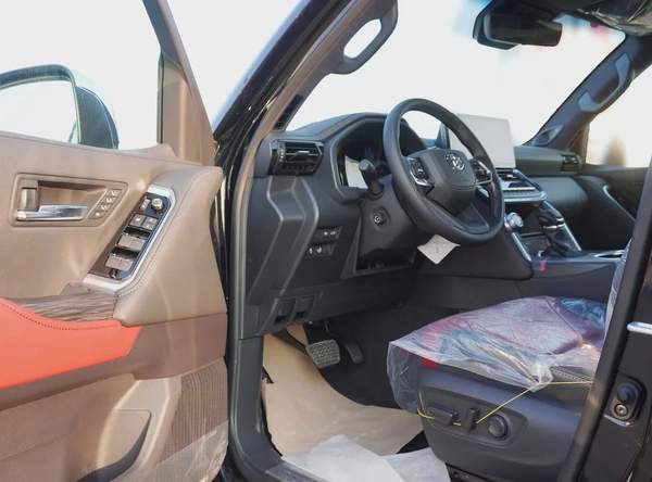 Toyota Land Cruiser VXR 2026 Hybrid 3.5- GCC Specs - Brand New