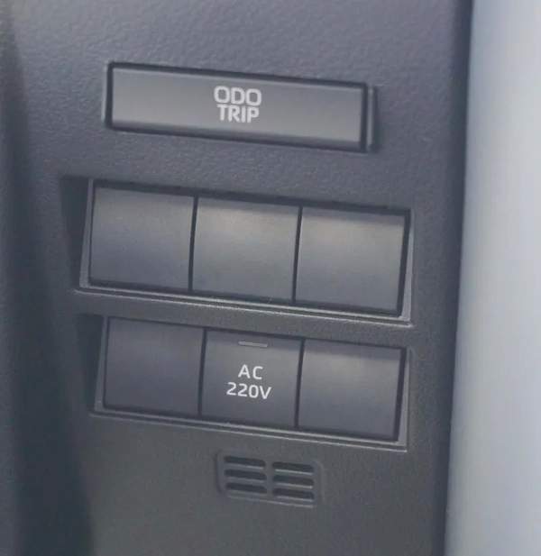 Toyota Land Cruiser VXR 2026 Hybrid 3.5- GCC Specs - Brand New