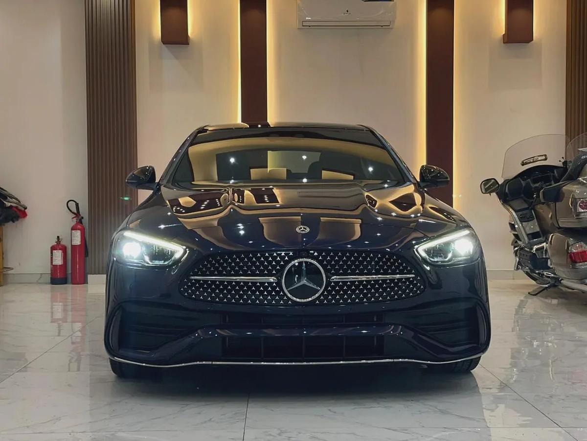 2023 Mercedes-Benz C 300 AMG - American Specs - GCC Ready!-2-2