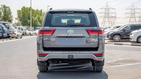 Toyota Land Cruiser VXR 3.3L
