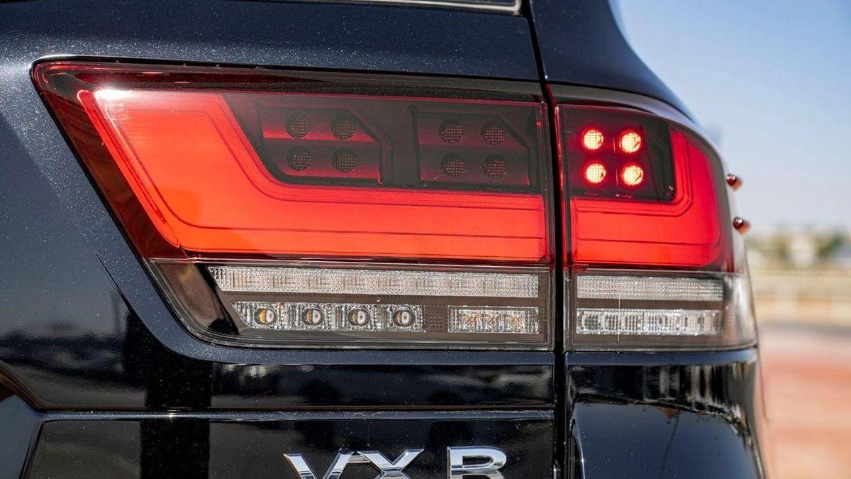 Toyota Land Cruiser VXR 3.5L-18-18