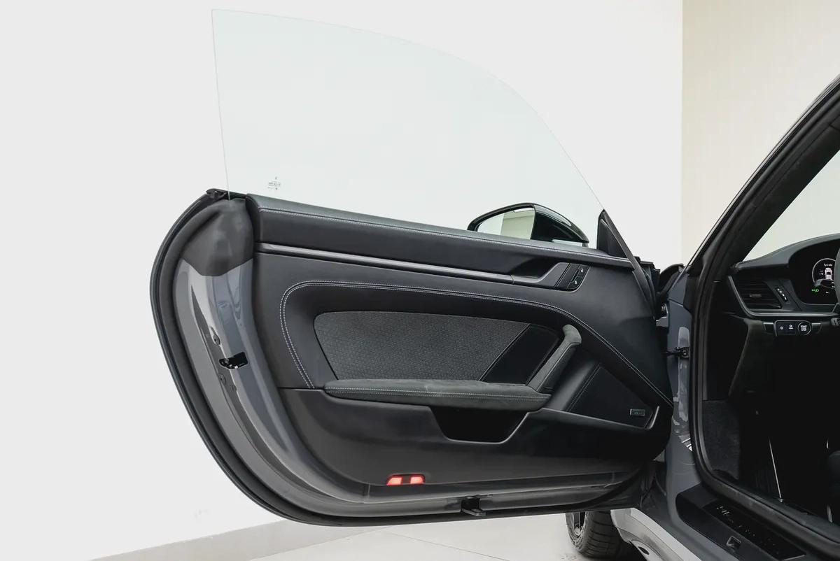 2025 PORSCHE 911 CARRERA GTS WITH WARRANTY.-6-6