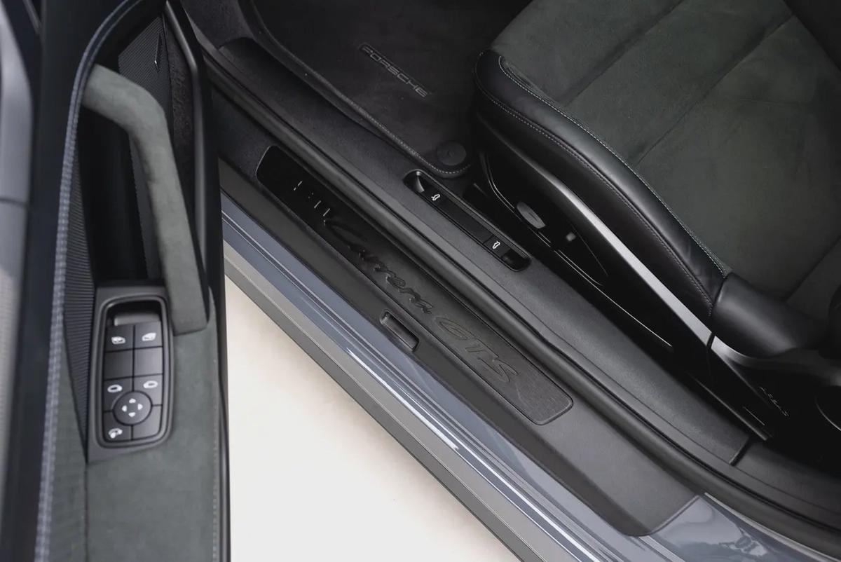 2025 PORSCHE 911 CARRERA GTS WITH WARRANTY.-15-15