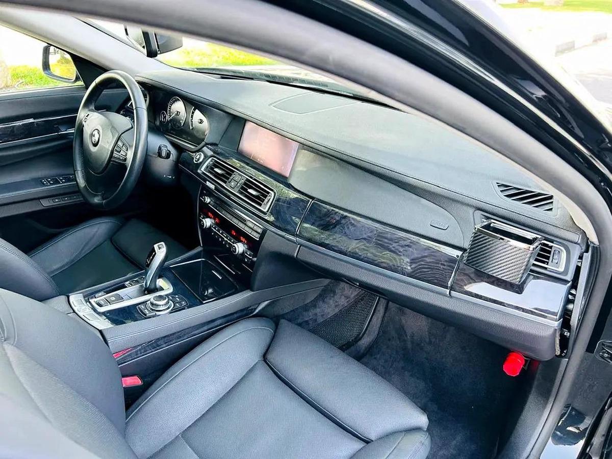 BMW 750I | 2010 | ONLY : 110417 KM | CLEAN TITLE | JAPAN IMPORT-14-14