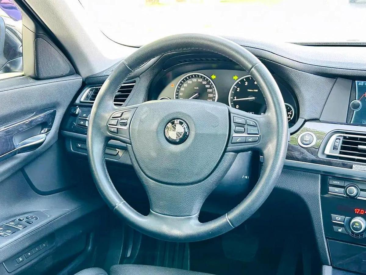 BMW 750I | 2010 | ONLY : 110417 KM | CLEAN TITLE | JAPAN IMPORT-11-11