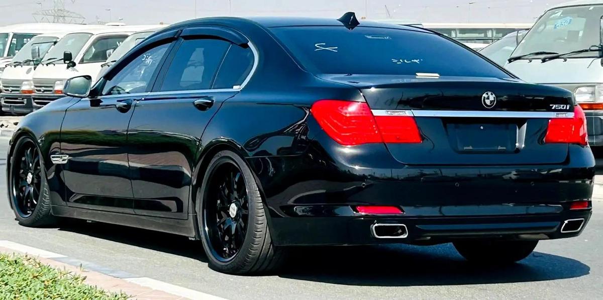 BMW 750I | 2010 | ONLY : 110417 KM | CLEAN TITLE | JAPAN IMPORT-13-13