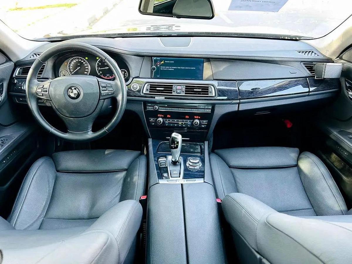 BMW 750I | 2010 | ONLY : 110417 KM | CLEAN TITLE | JAPAN IMPORT-12-12