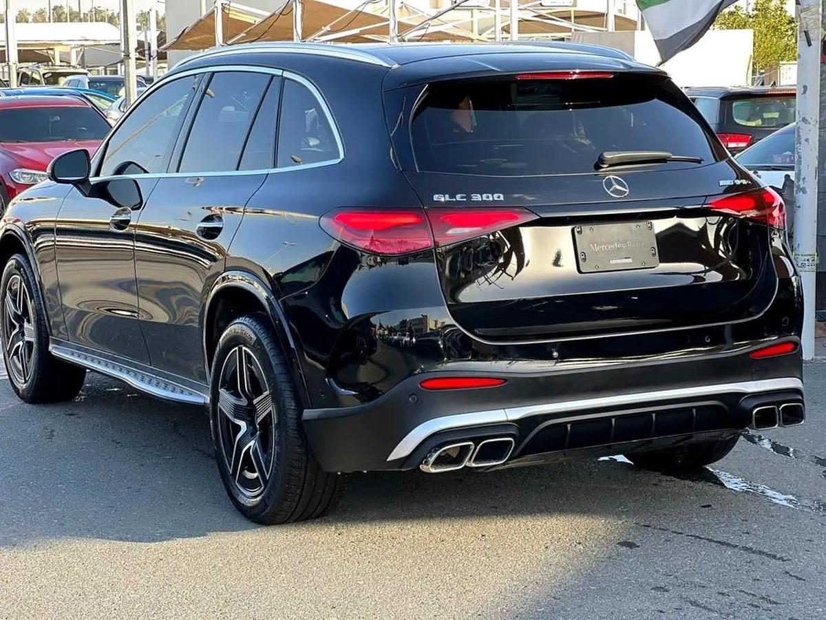 Mercedes-Benz GLC 300, 2023 - Pristine Condition-4-4