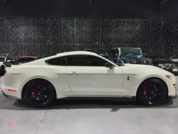 Ford Mustang Shelby GT500 2022 GCC specs, White/Blue for 375,000.00 AED