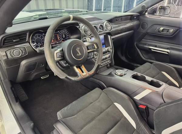 Ford Mustang Shelby GT500 2022 GCC specs, White/Blue for 375,000.00 AED