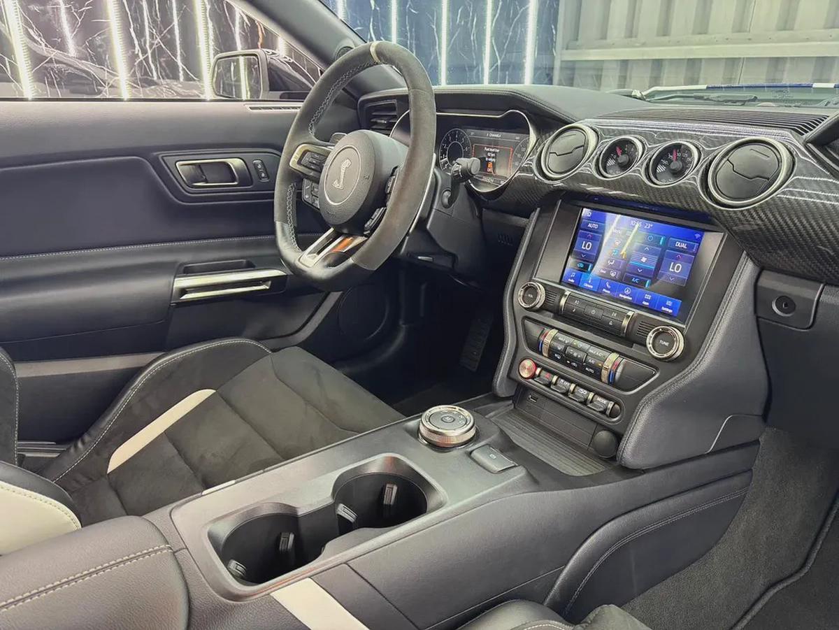 Ford Mustang Shelby GT500 2022 GCC specs, White/Blue for 375,000.00 AED-16-16