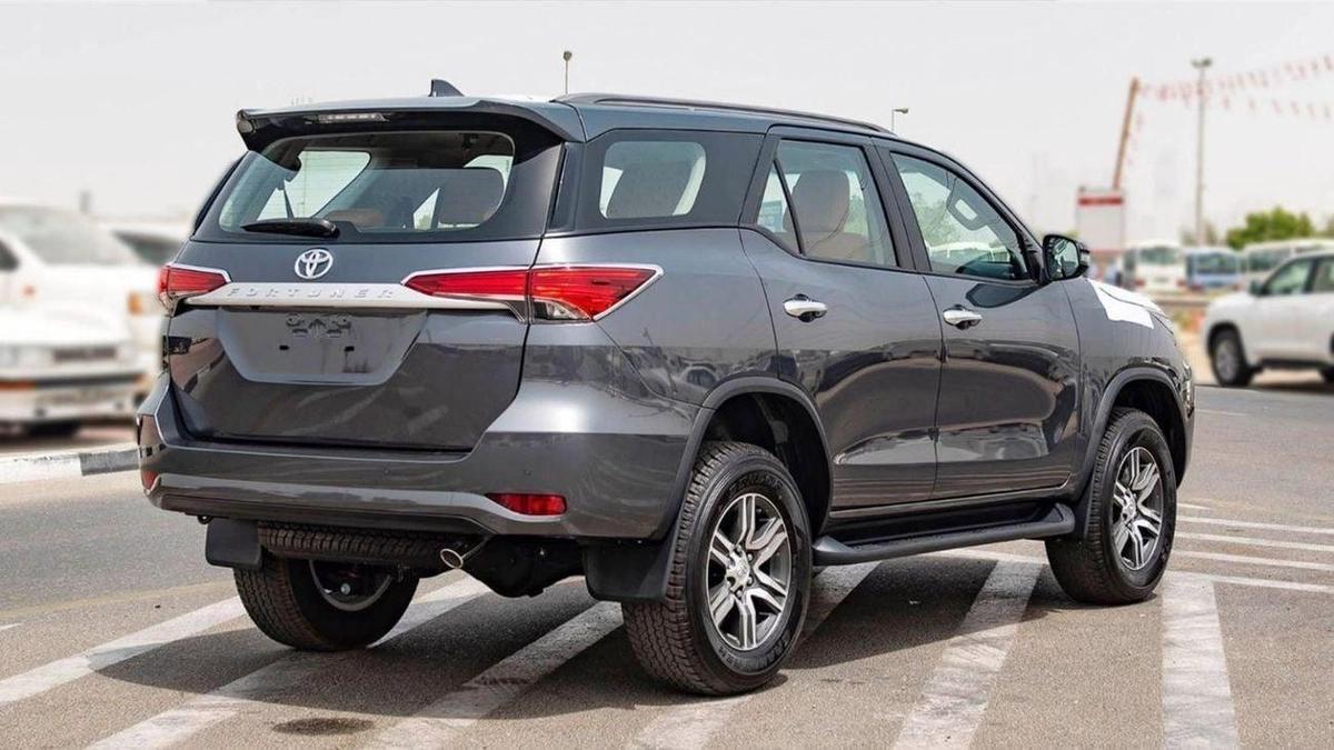 Toyota Fortuner FORTUNER SR5 2.7L PETROL FULL OPTION 4X4 2025-4-4