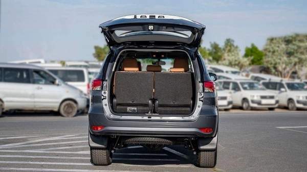 Toyota Fortuner FORTUNER SR5 2.7L PETROL FULL OPTION 4X4 2025