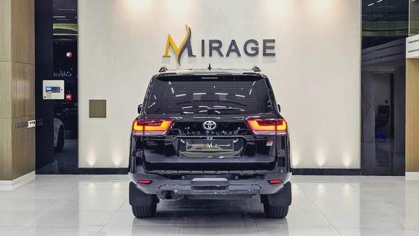 TOYOTA - LAND CRUISER - GR SPORT - 2023 - GCC SPECS - 130,000KM - FULL SERVICE HISTORY FROM AGENCY