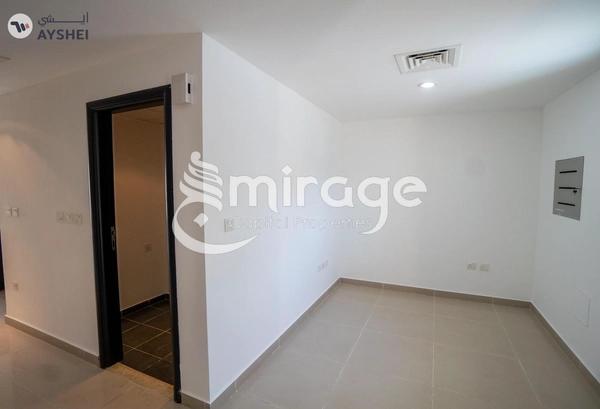 TOWNHOUSE FOR SALE IN CONTEMPORARY STYLE, AL REEF VILLAS