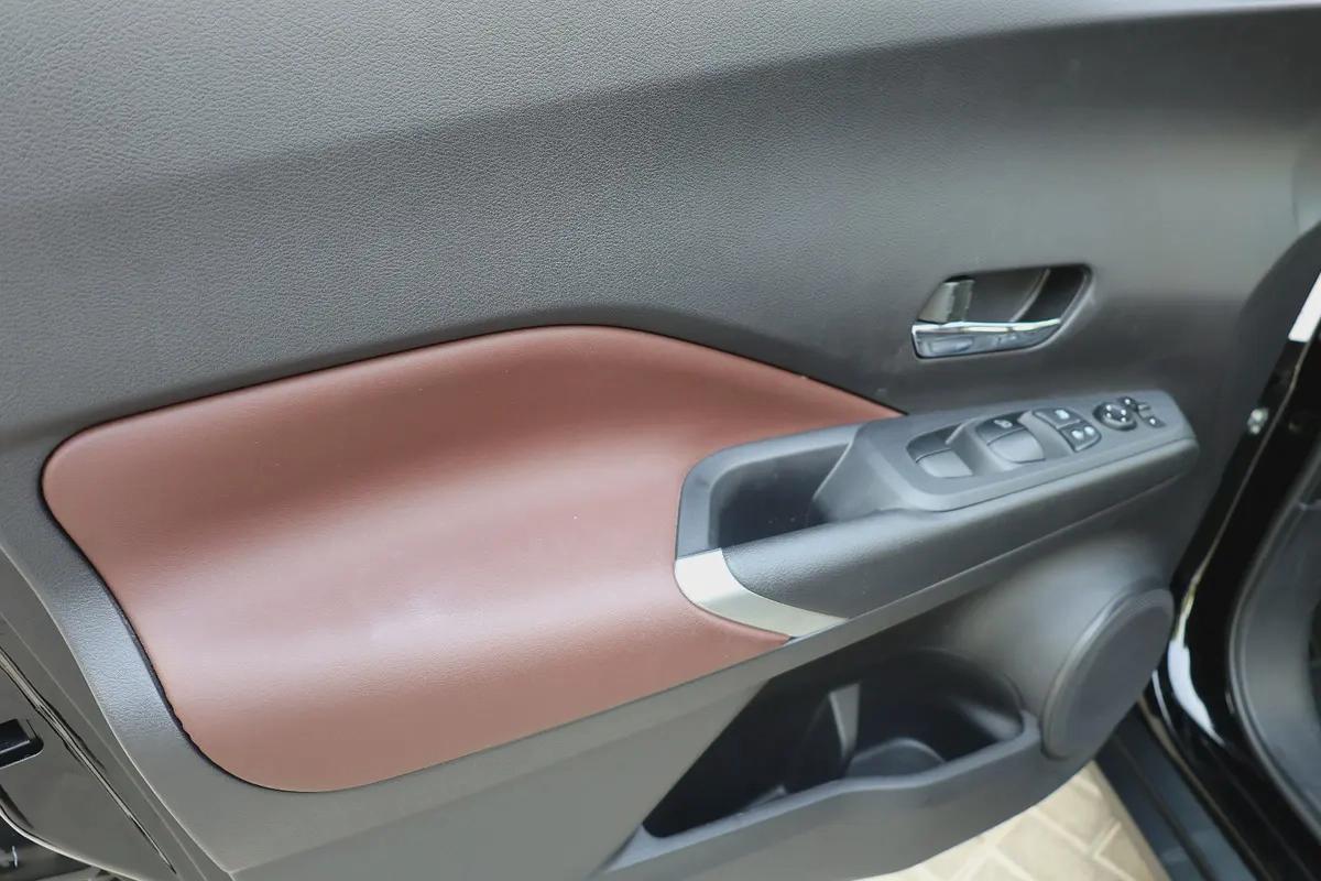 NISSAN KICKS SL 1.6L - GCC SPECS - 5 YEARS UNDER WARRANTY - FREE SERVICE CONTRACT - ACCIDENT FREE --10-10