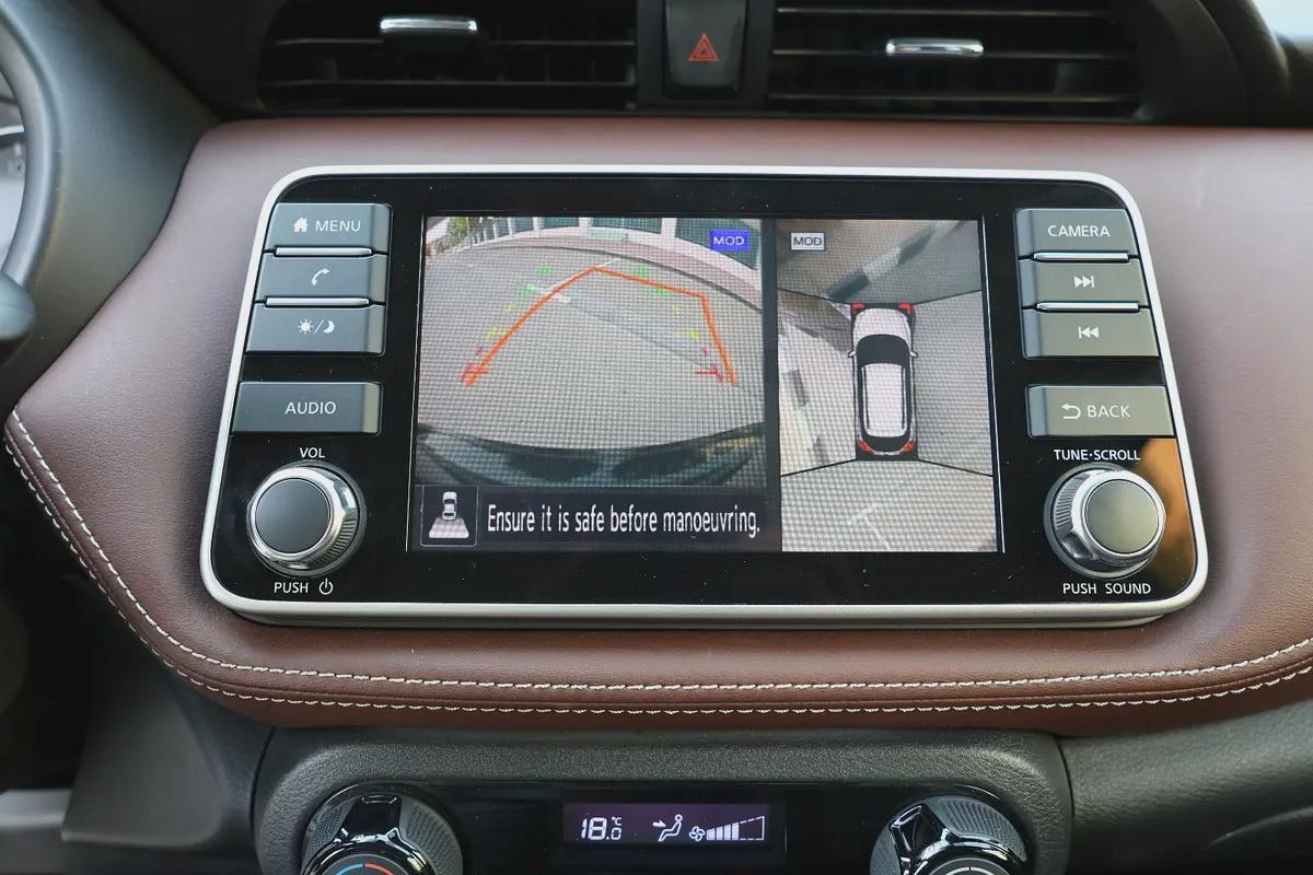 NISSAN KICKS SL 1.6L - GCC SPECS - 5 YEARS UNDER WARRANTY - FREE SERVICE CONTRACT - ACCIDENT FREE --14-14